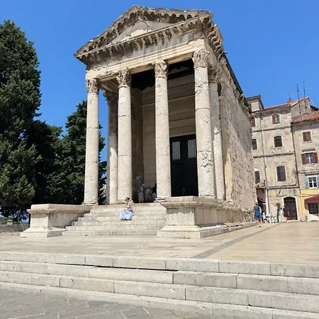 Daire Flowers Pula, Center 2 Pula