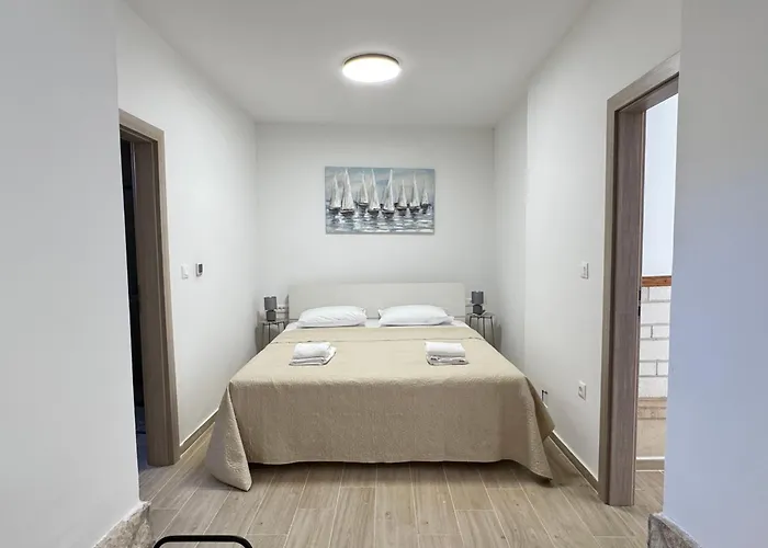 Flowers Pula, Center 2 Apartman