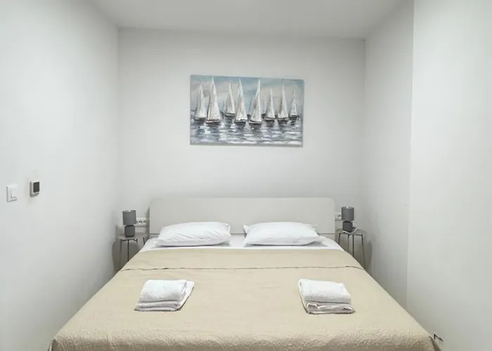 Apartman Flowers Pula, Center 2 *