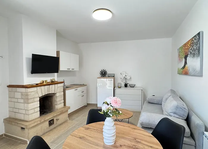 Flowers Pula, Center 2 * Pula