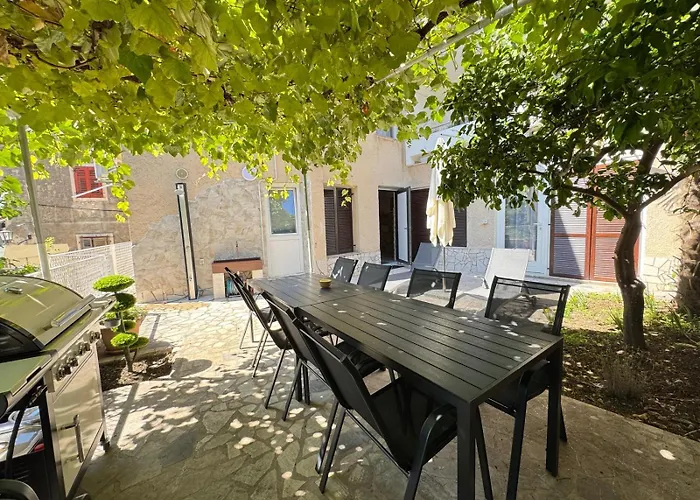 Flowers Pula, Center 2 Apartman