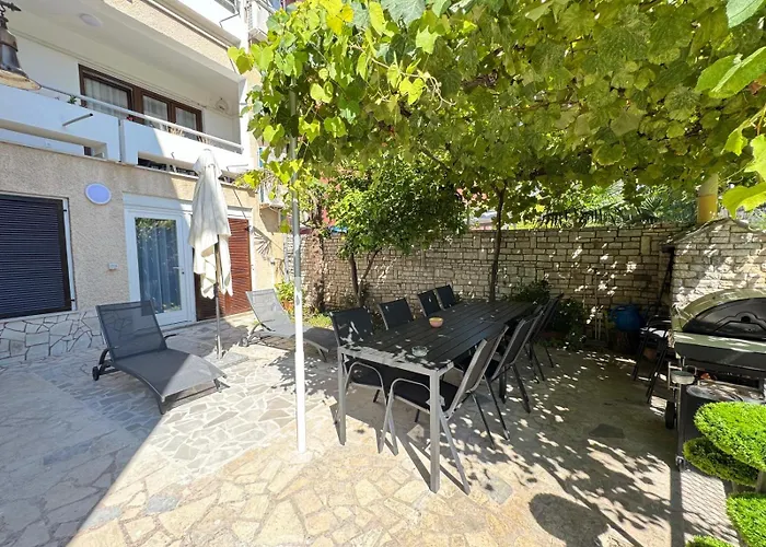 Flowers Pula, Center 2 Apartman Pula