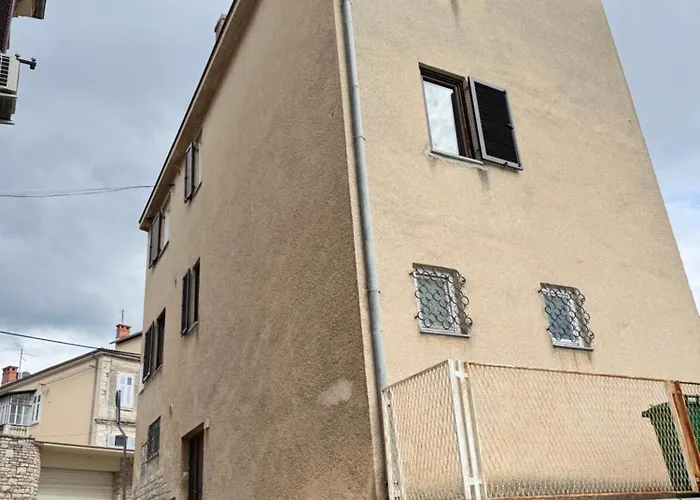 Flowers Pula, Center 2 *