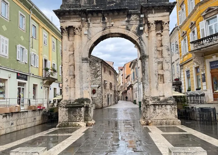 Apartman Flowers Pula, Center 2 *