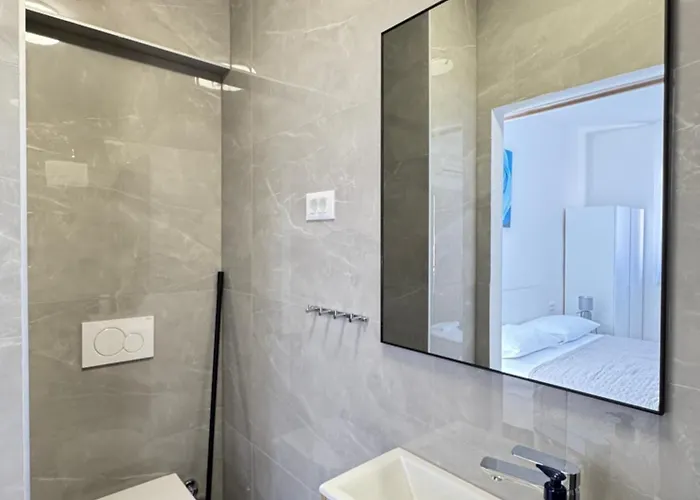 Flowers Pula, Center 2 Apartman *