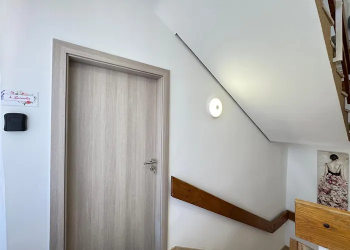 Flowers Pula, Center 2 Apartman *