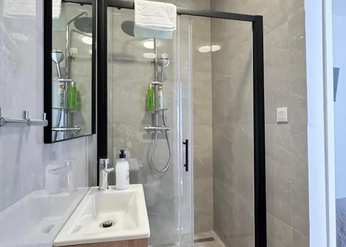 Flowers Pula, Center 2