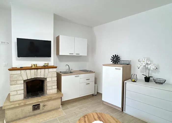 Flowers Pula, Center 2 Apartman