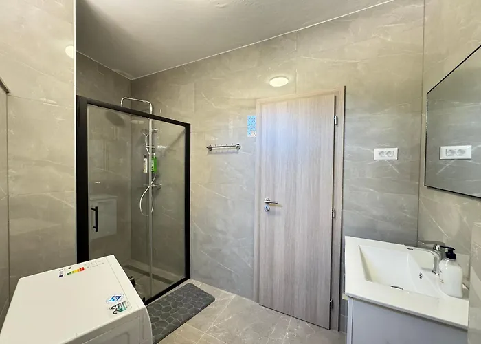 Flowers Pula, Center 2 Pula